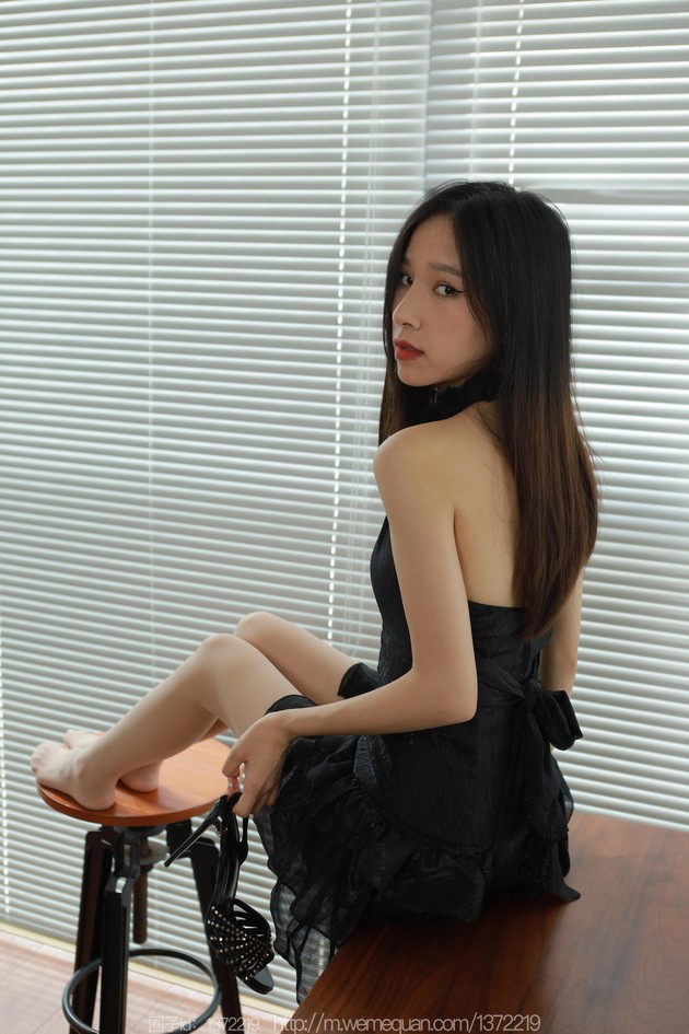 [IESS异思趣向] 2023.05.17 丝享家 1454 美子《露背连衣裙》[76P